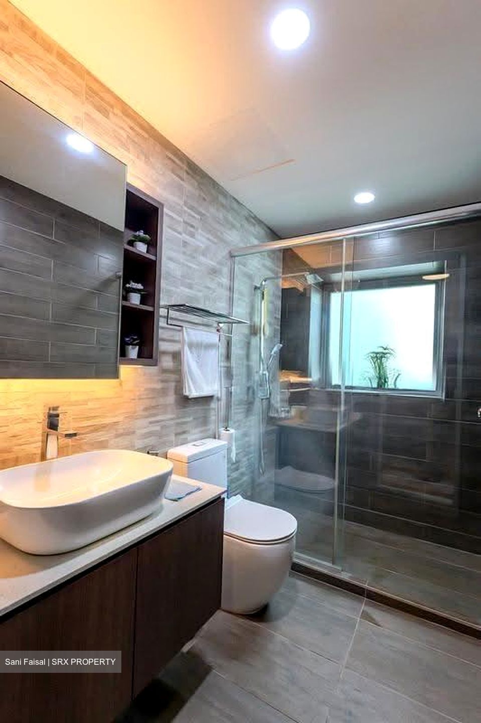 Whitewater (D18), Condominium #625929081